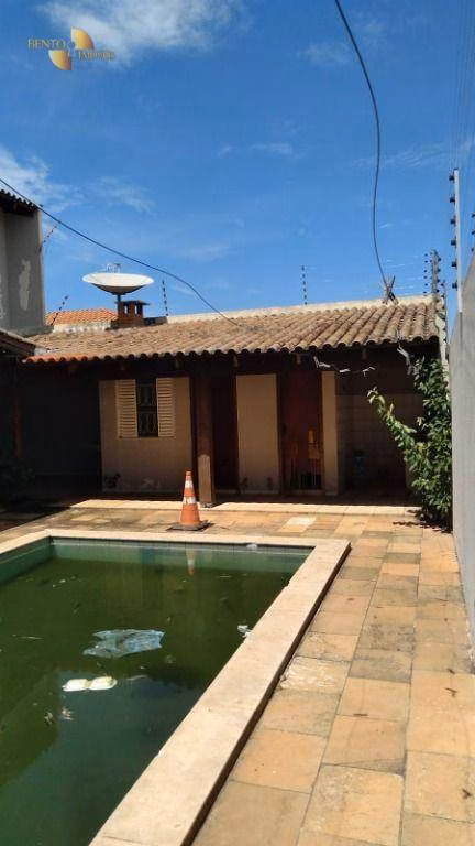 Casa de 450 m² em Várzea Grande, MT