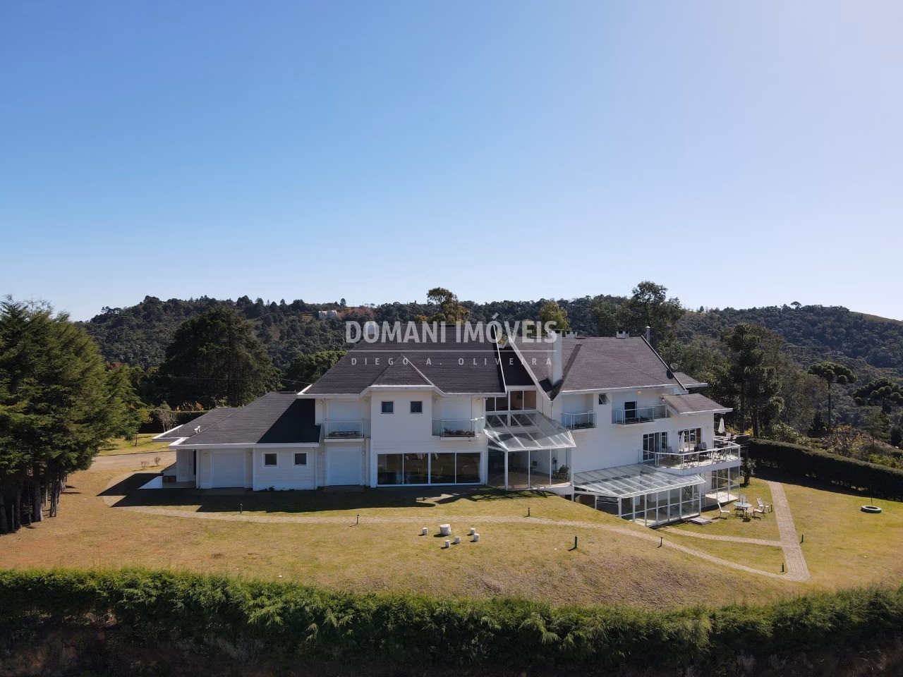 Casa de 3.050 m² em Campos do Jordão, SP
