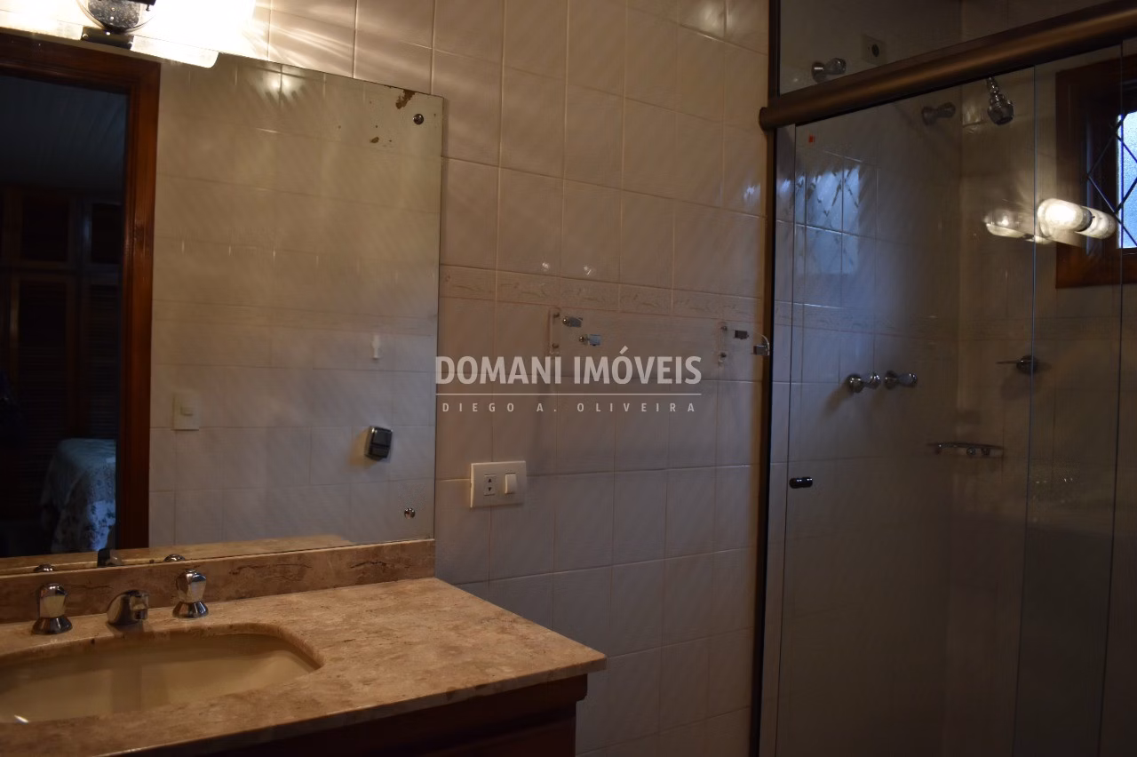 Casa de 2.180 m² em Campos do Jordão, SP