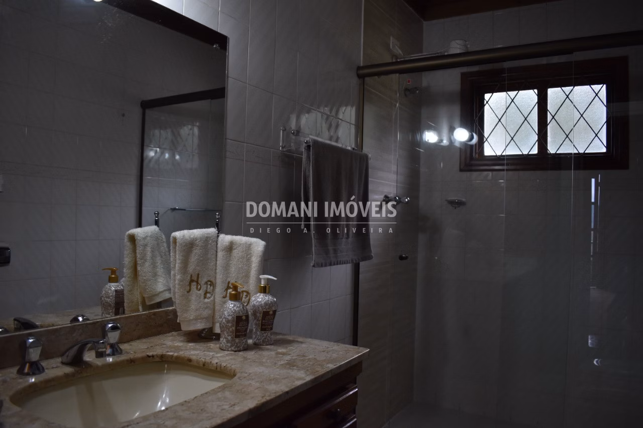 Casa de 2.180 m² em Campos do Jordão, SP