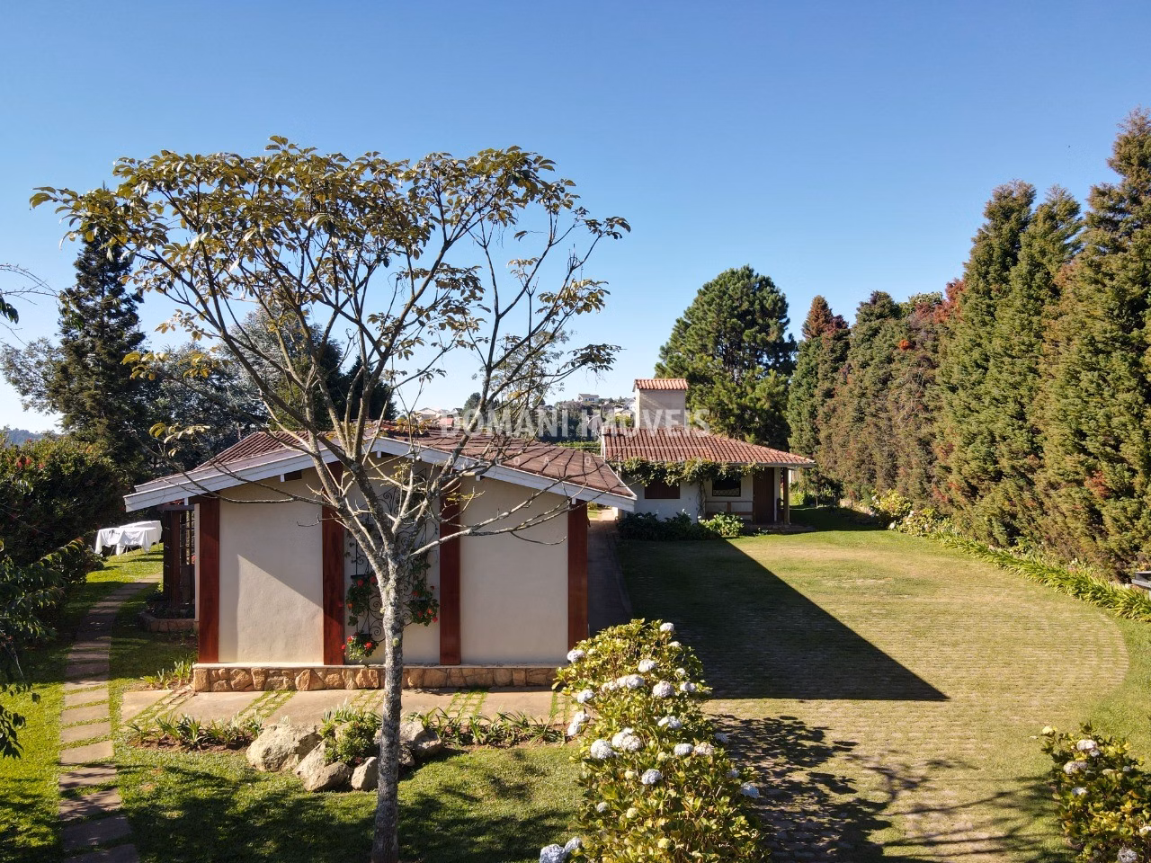 Casa de 2.180 m² em Campos do Jordão, SP