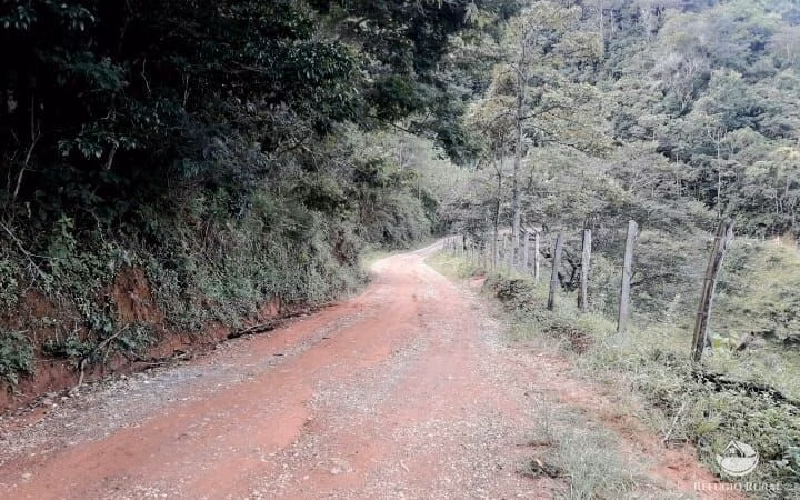 Sítio de 16 ha em Monteiro Lobato, SP