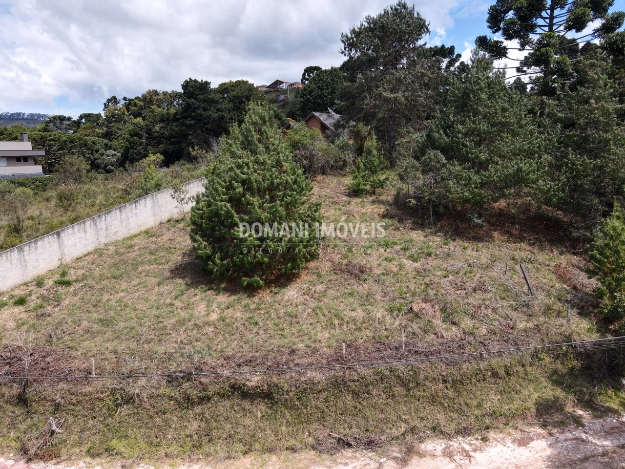 Terreno de 1.070 m² em Campos do Jordão, SP