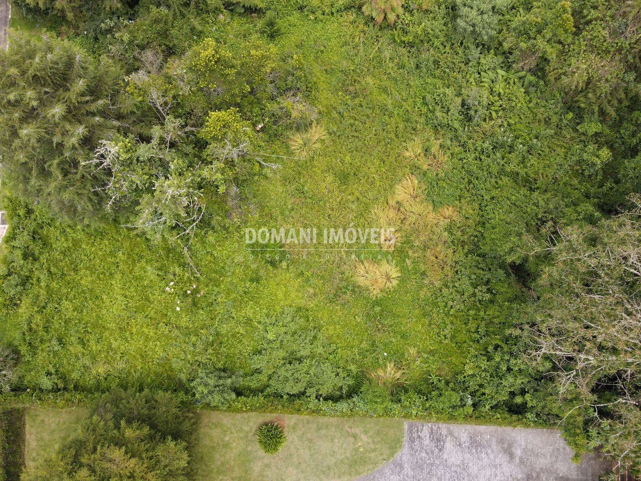 Terreno de 1.200 m² em Campos do Jordão, SP