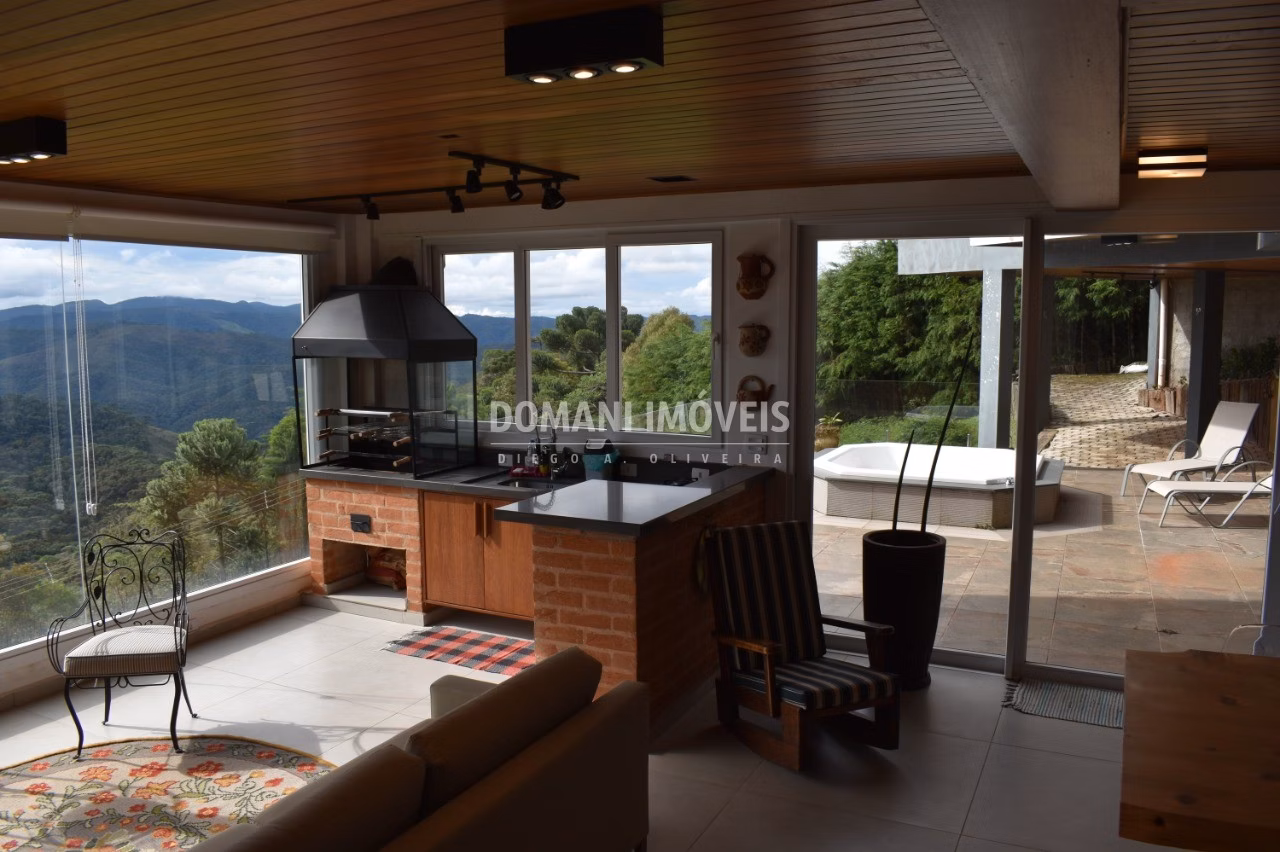 Casa de 1.130 m² em Campos do Jordão, SP