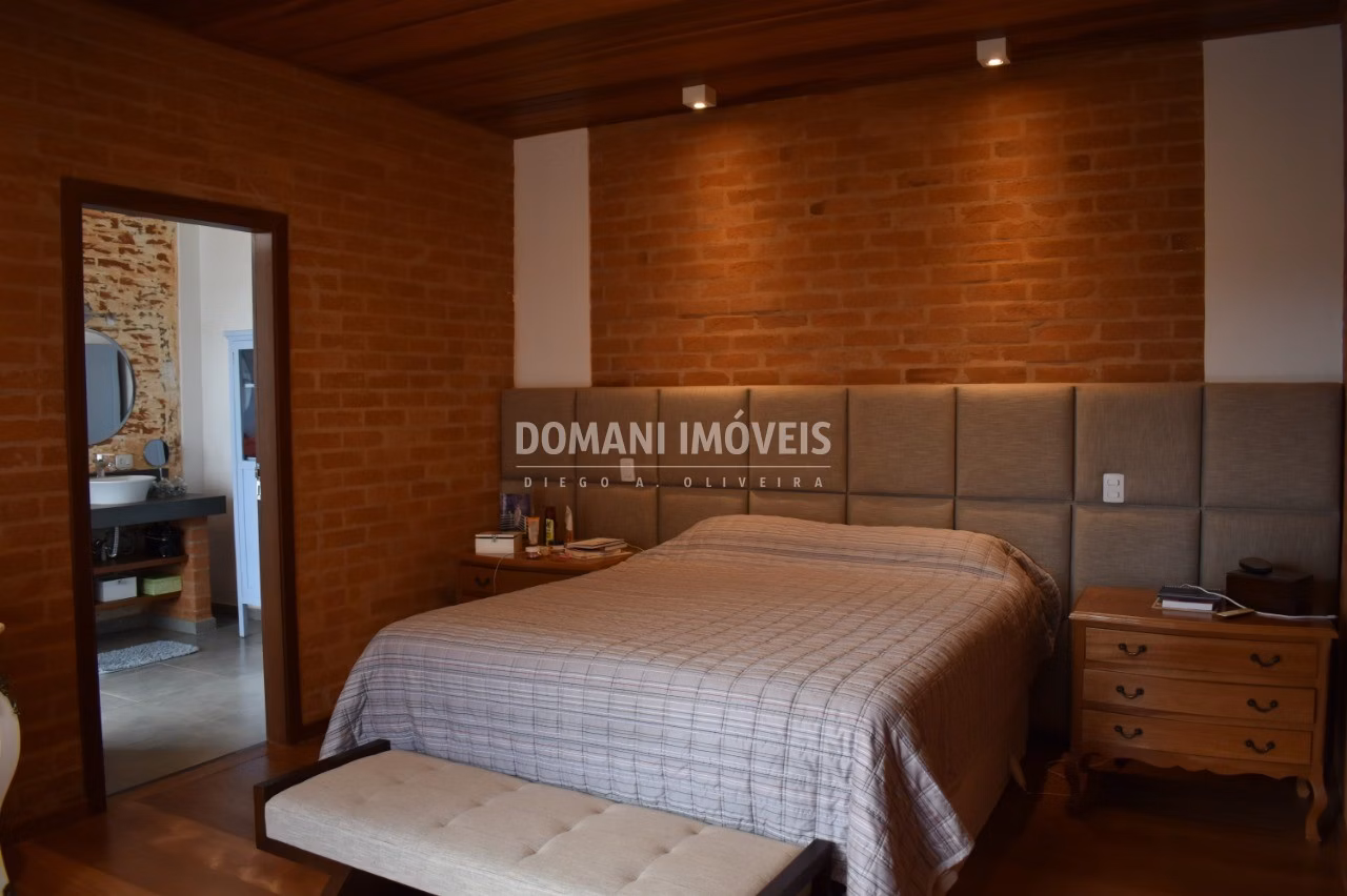 Casa de 1.130 m² em Campos do Jordão, SP