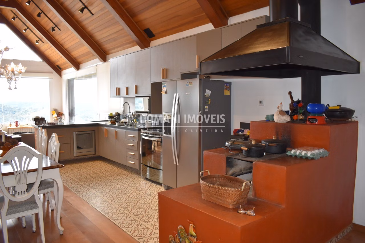 Casa de 1.130 m² em Campos do Jordão, SP