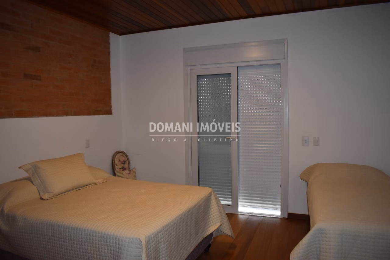 Casa de 1.130 m² em Campos do Jordão, SP