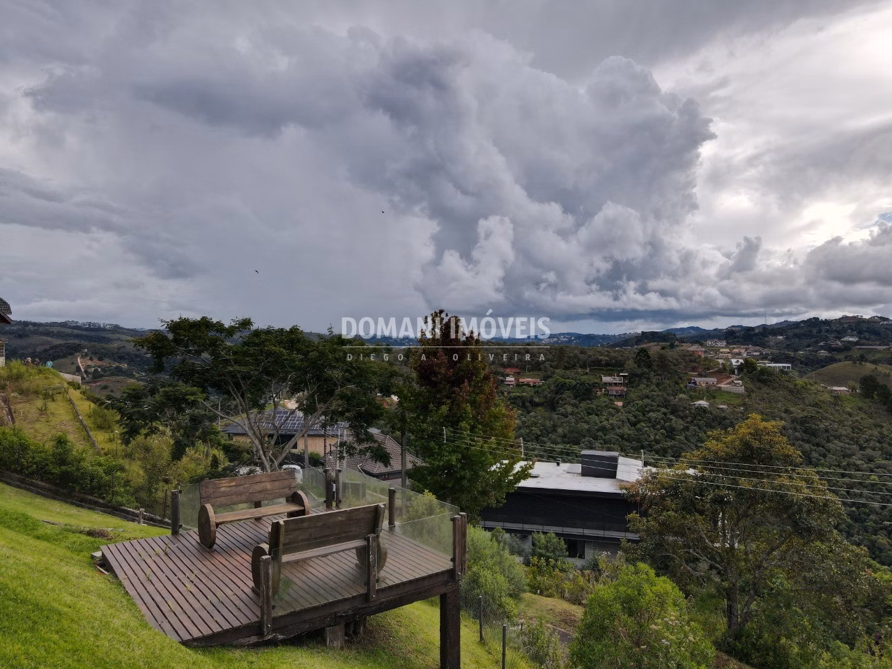 Casa de 1.130 m² em Campos do Jordão, SP