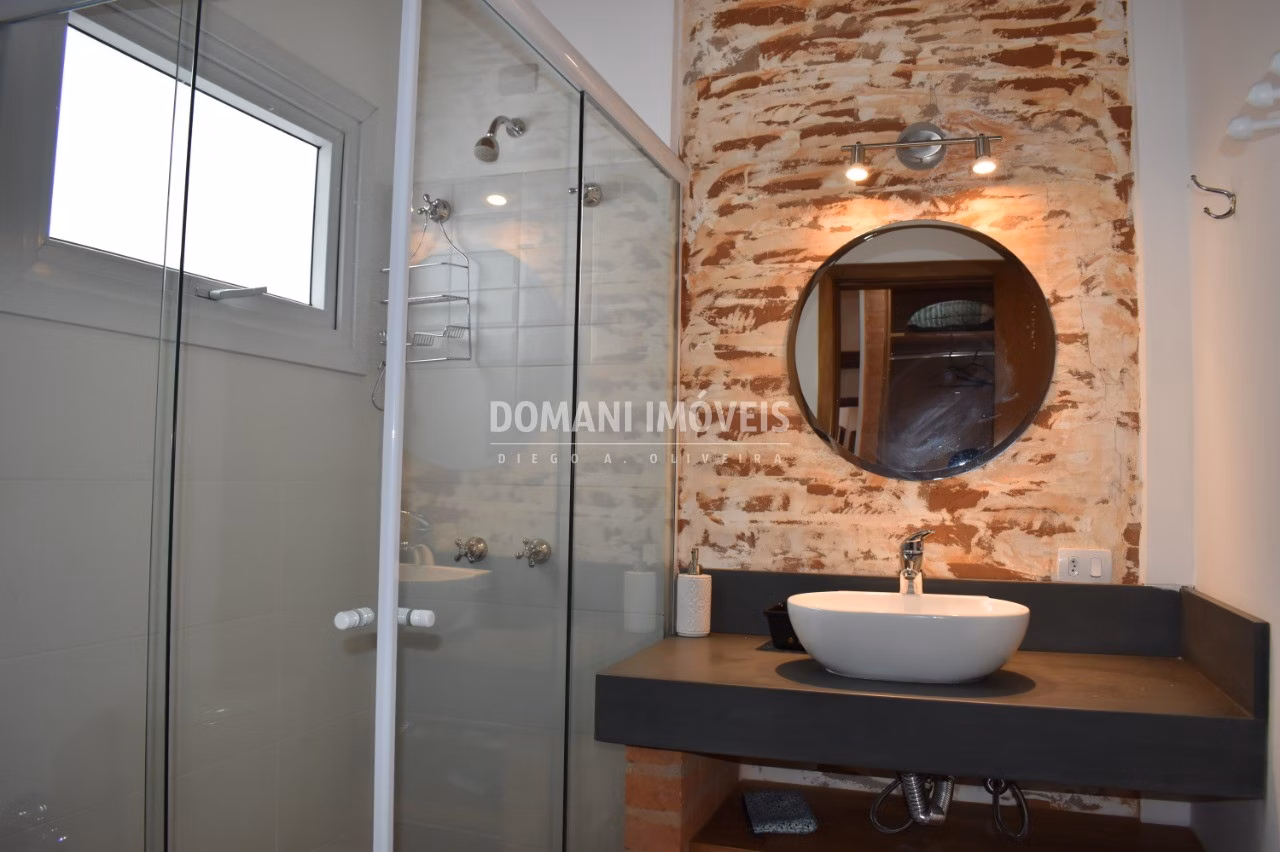 Casa de 1.130 m² em Campos do Jordão, SP