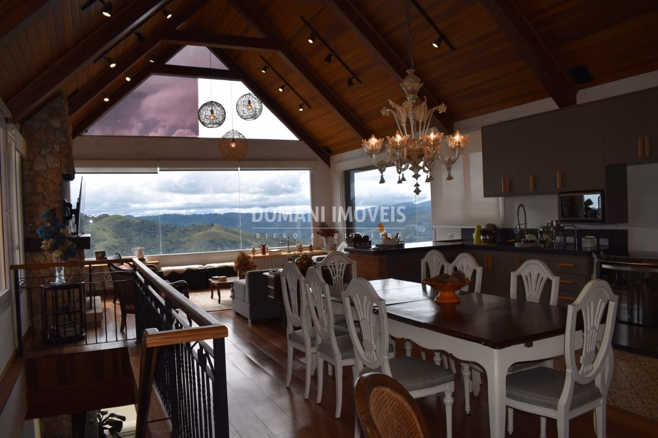 Casa de 1.130 m² em Campos do Jordão, SP