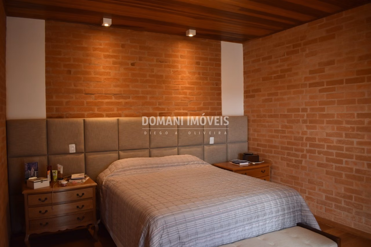 Casa de 1.130 m² em Campos do Jordão, SP