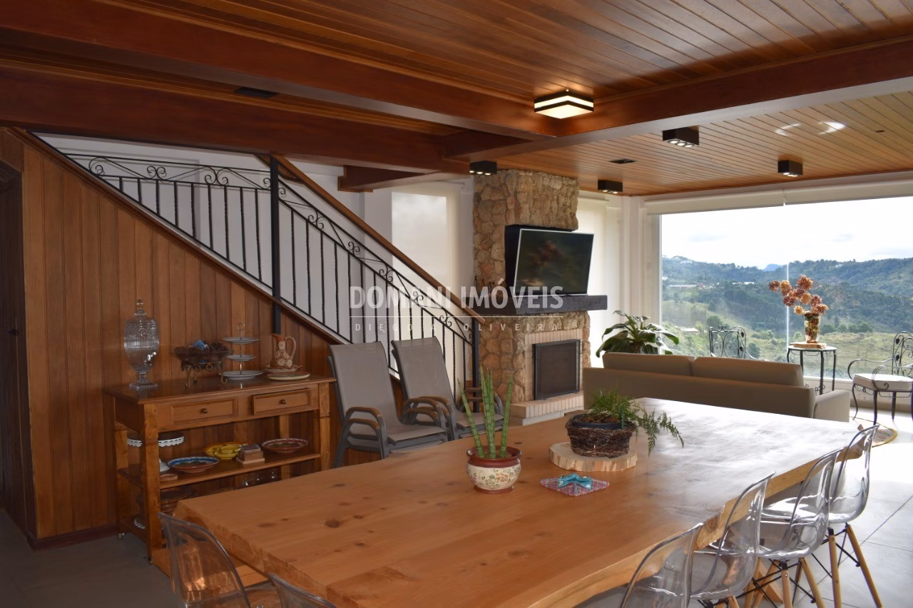 Casa de 1.130 m² em Campos do Jordão, SP