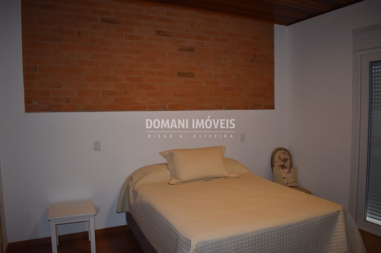 Casa de 1.130 m² em Campos do Jordão, SP