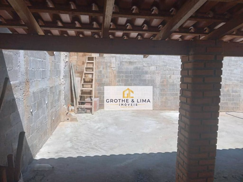 Chácara de 1.300 m² em Paraibuna, SP
