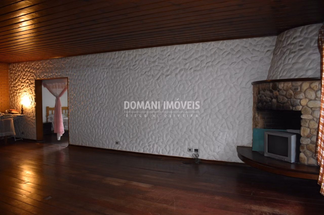 Casa de 725 m² em Campos do Jordão, SP