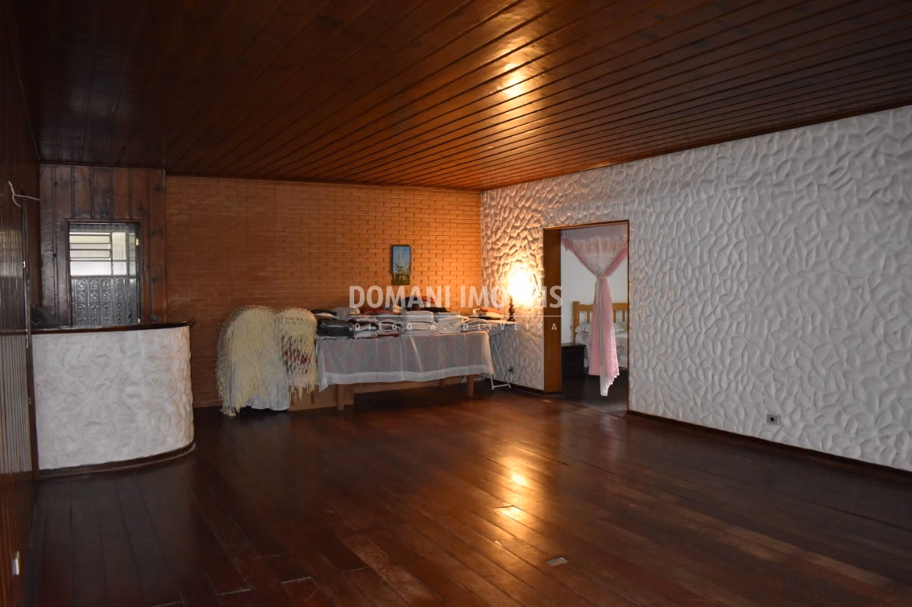 Casa de 725 m² em Campos do Jordão, SP