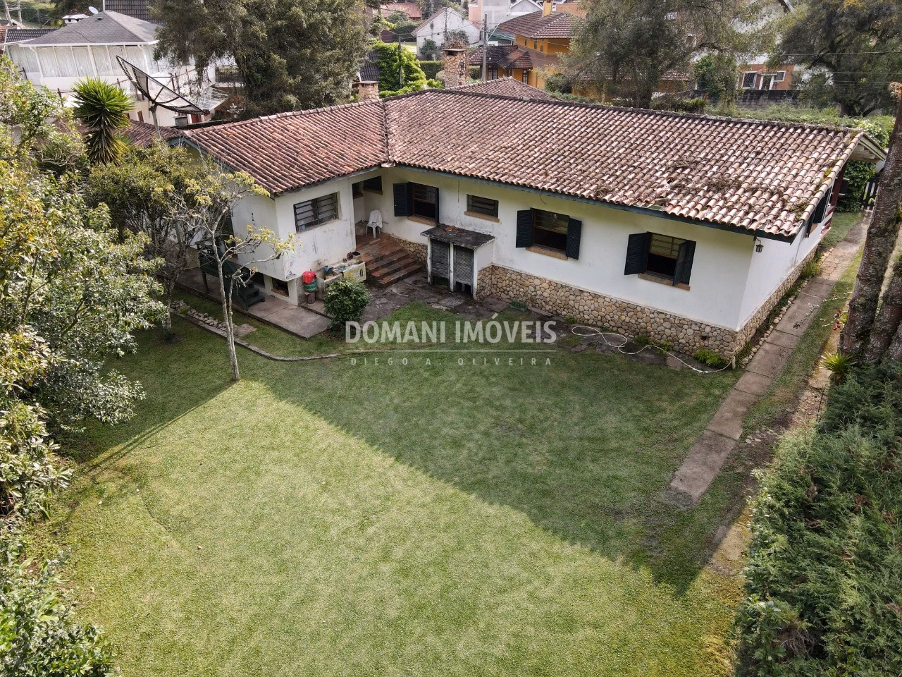 Casa de 725 m² em Campos do Jordão, SP