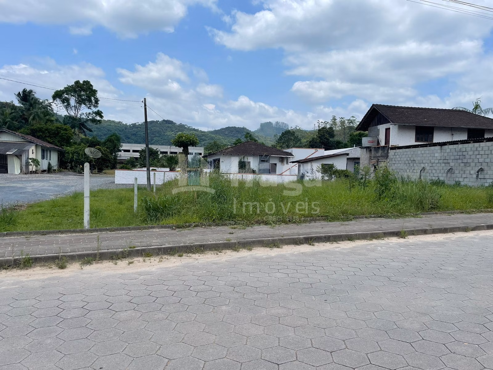 Terreno de 300 m² em Guabiruba, SC