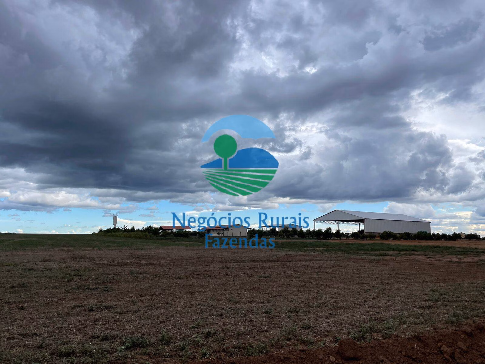Fazenda de 10.930 ha em Uruaçu, GO