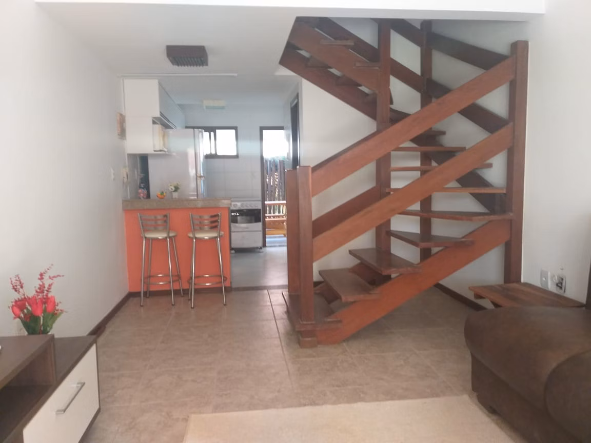 Casa de 150 m² em Camaçari, BA