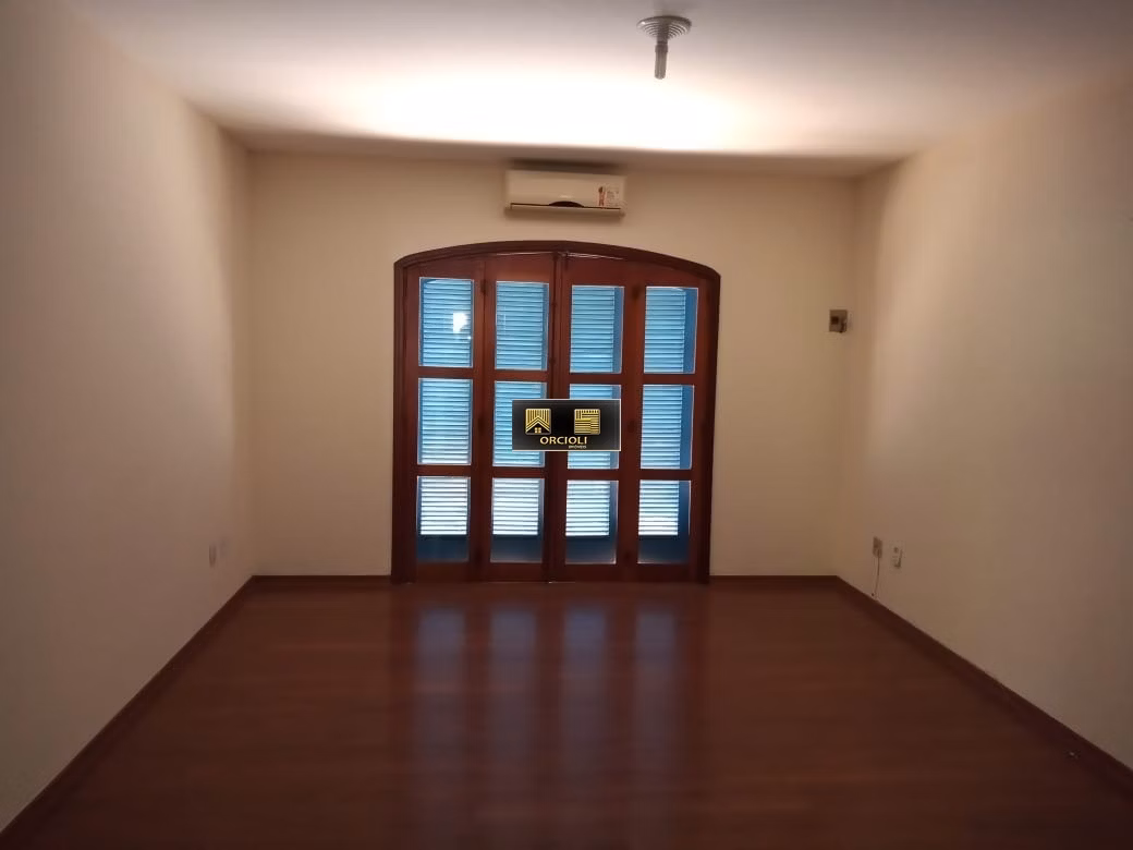 Casa de 3.199 m² em Valinhos, SP