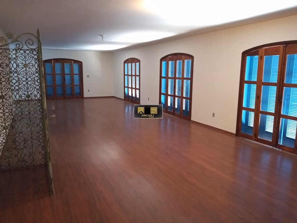 Casa de 3.199 m² em Valinhos, SP