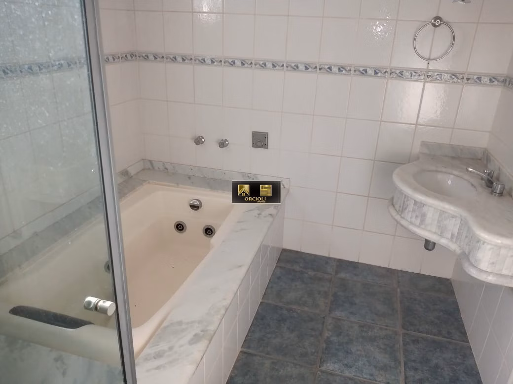Casa de 3.199 m² em Valinhos, SP