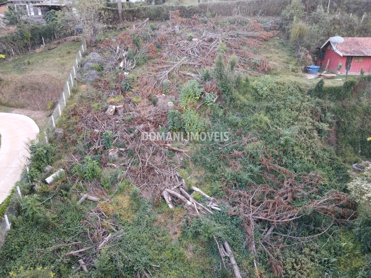 Terreno de 1.110 m² em Campos do Jordão, SP