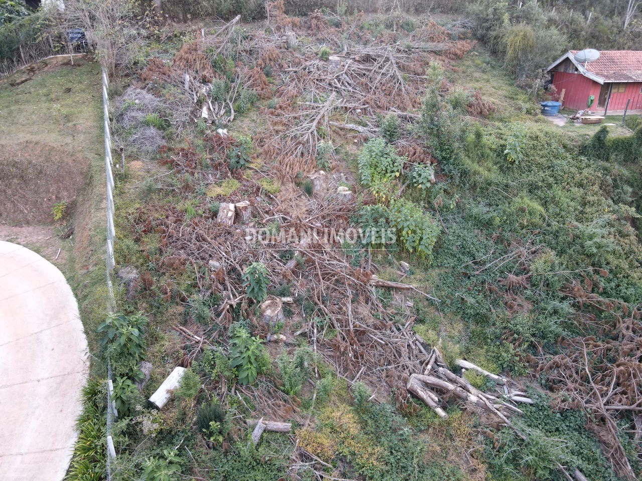 Terreno de 1.110 m² em Campos do Jordão, SP