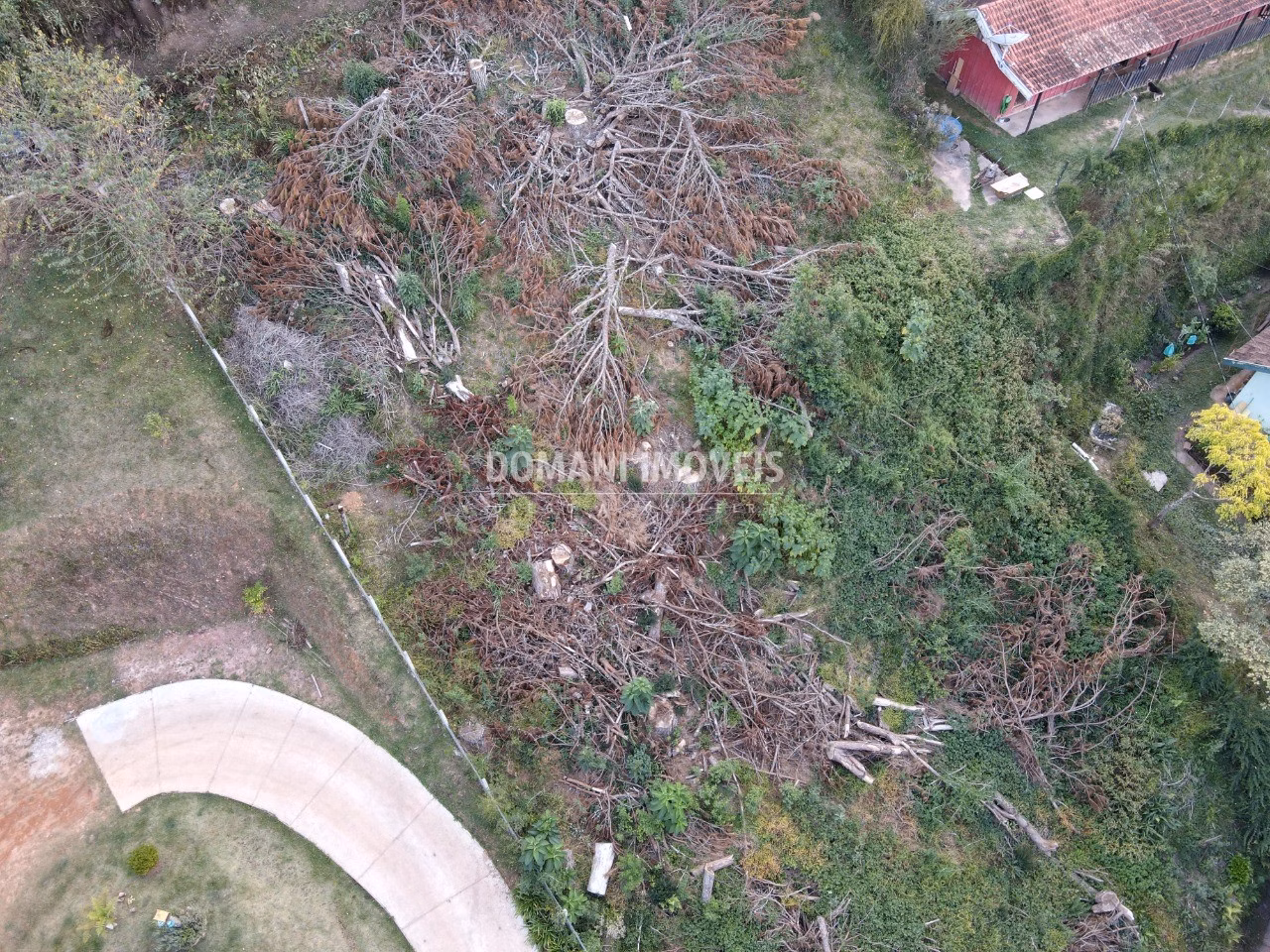 Terreno de 1.110 m² em Campos do Jordão, SP