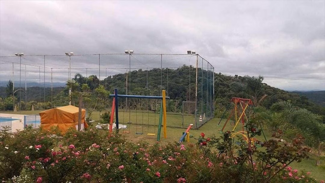 Kleiner Bauernhof zum Verkauf von 6 ha in Mogi das Cruzes, SP