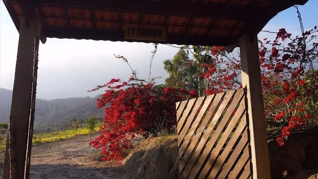 Kleiner Bauernhof zum Verkauf von 6 ha in Mogi das Cruzes, SP