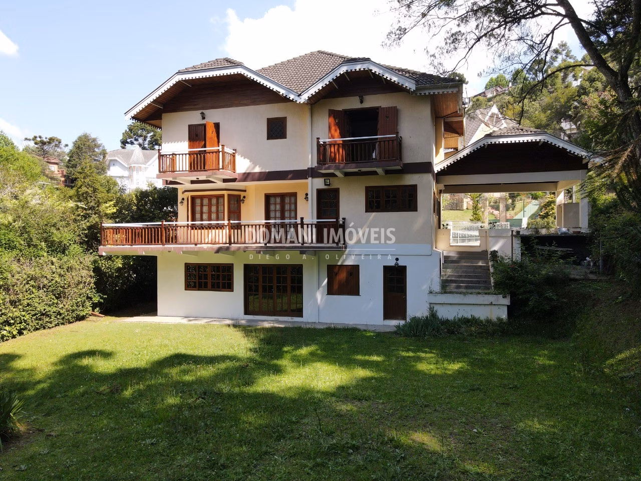 Casa de 1.630 m² em Campos do Jordão, SP