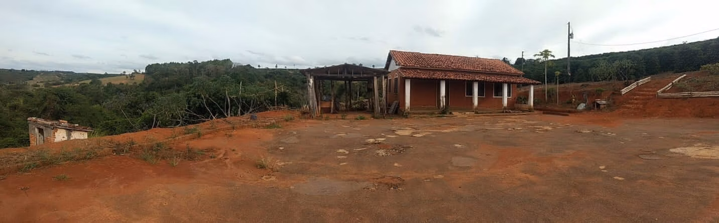 Sítio de 65 ha em Nepomuceno, MG
