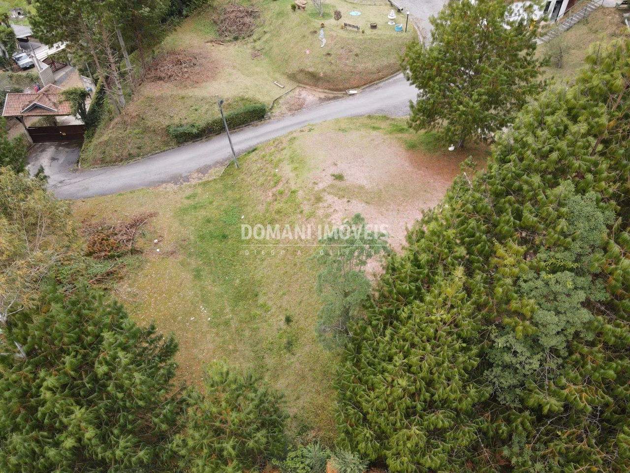 Terreno de 2.580 m² em Campos do Jordão, SP