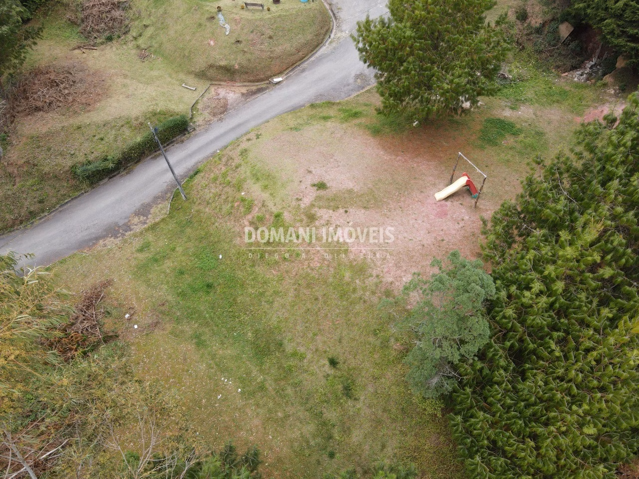 Terreno de 2.580 m² em Campos do Jordão, SP
