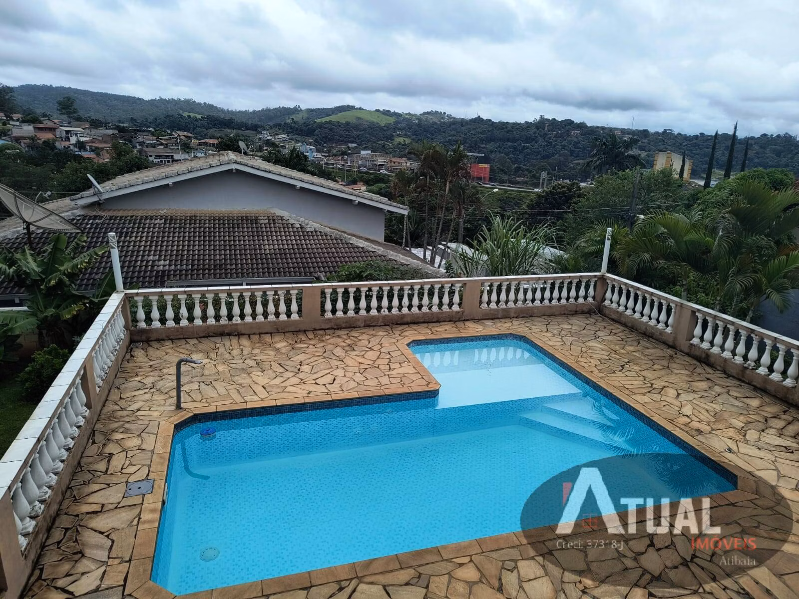 Casa de 670 m² em Atibaia, SP