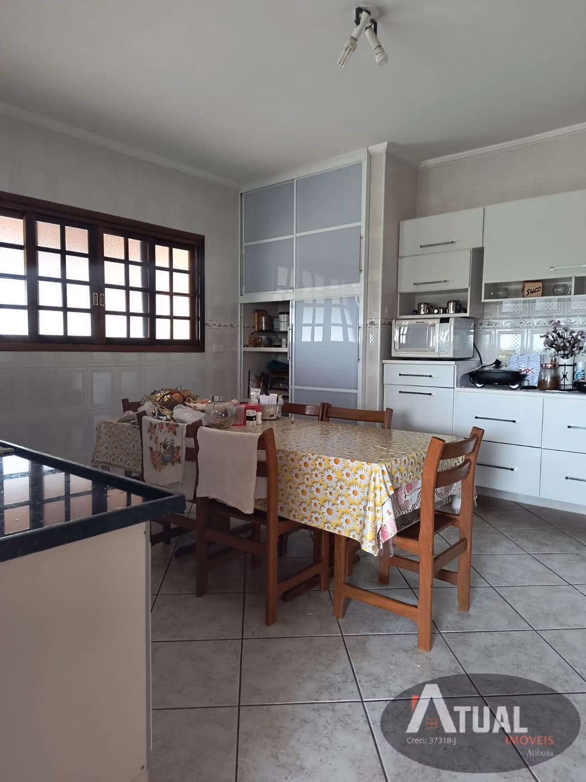 Casa de 670 m² em Atibaia, SP