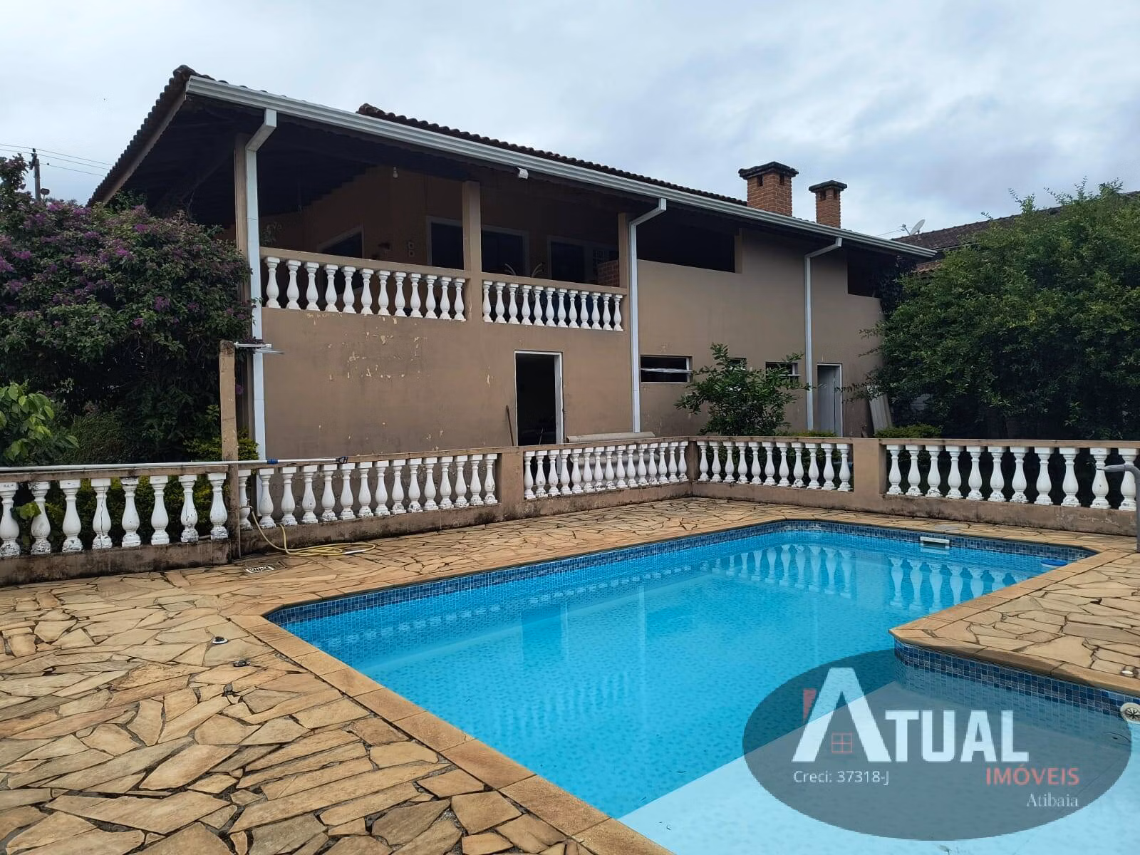 Casa de 670 m² em Atibaia, SP
