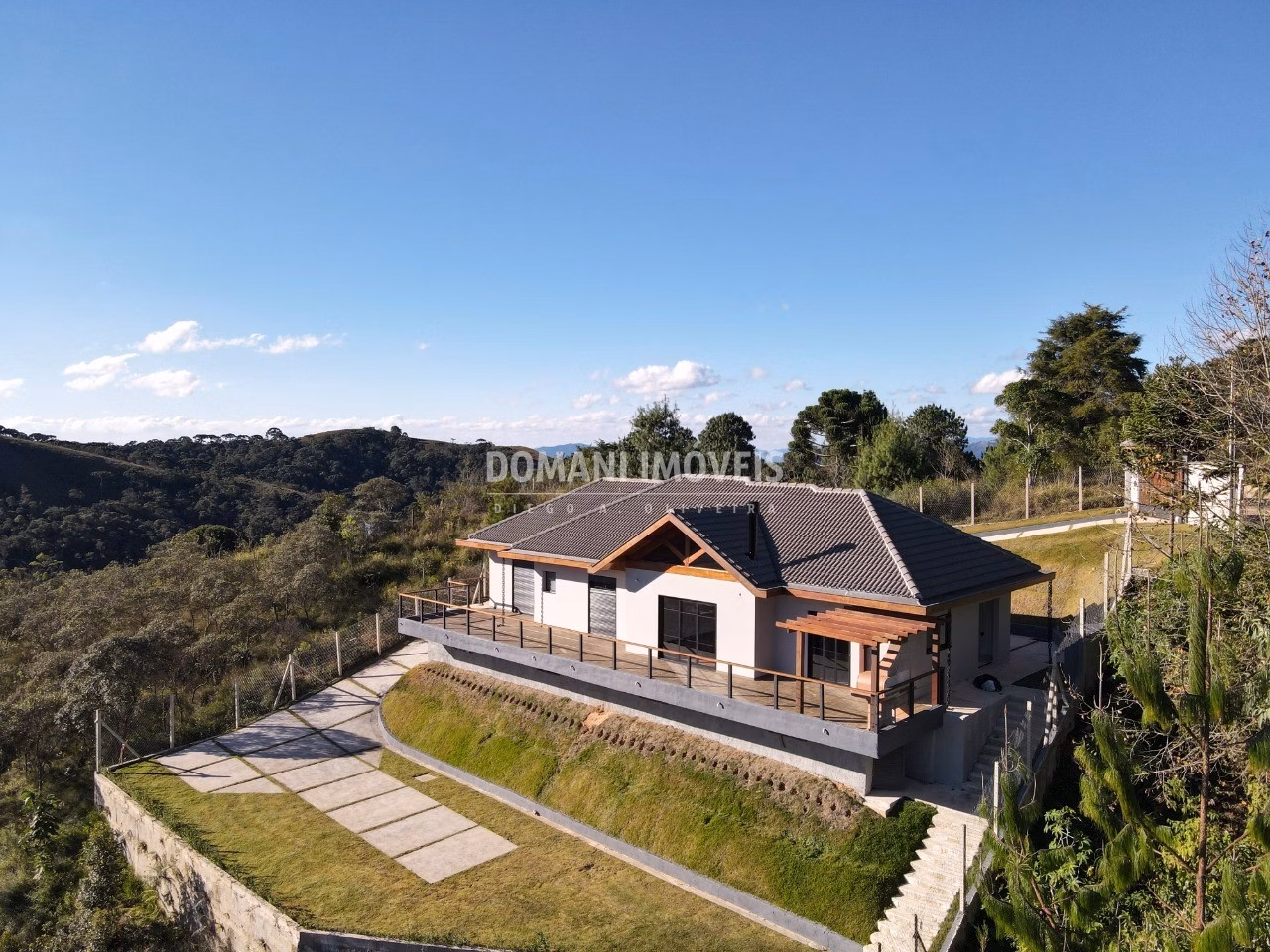 House of 1,000 m² in Campos do Jordão, SP, Brazil