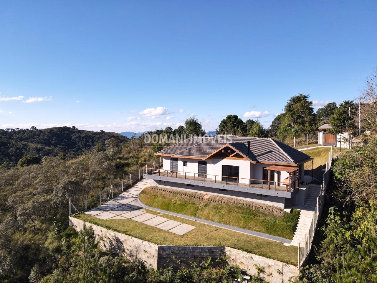 House of 1,000 m² in Campos do Jordão, SP, Brazil