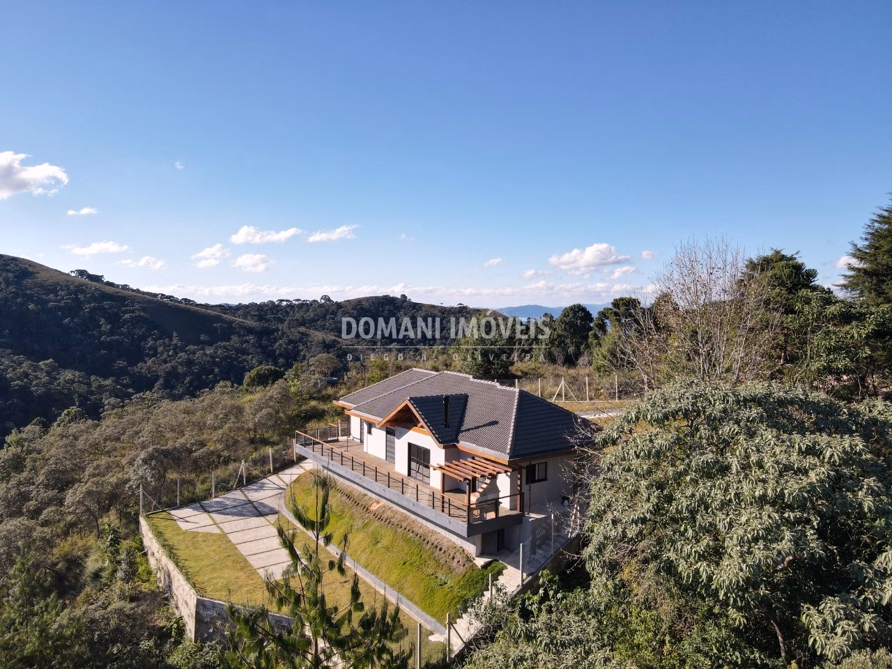 House of 1,000 m² in Campos do Jordão, SP, Brazil