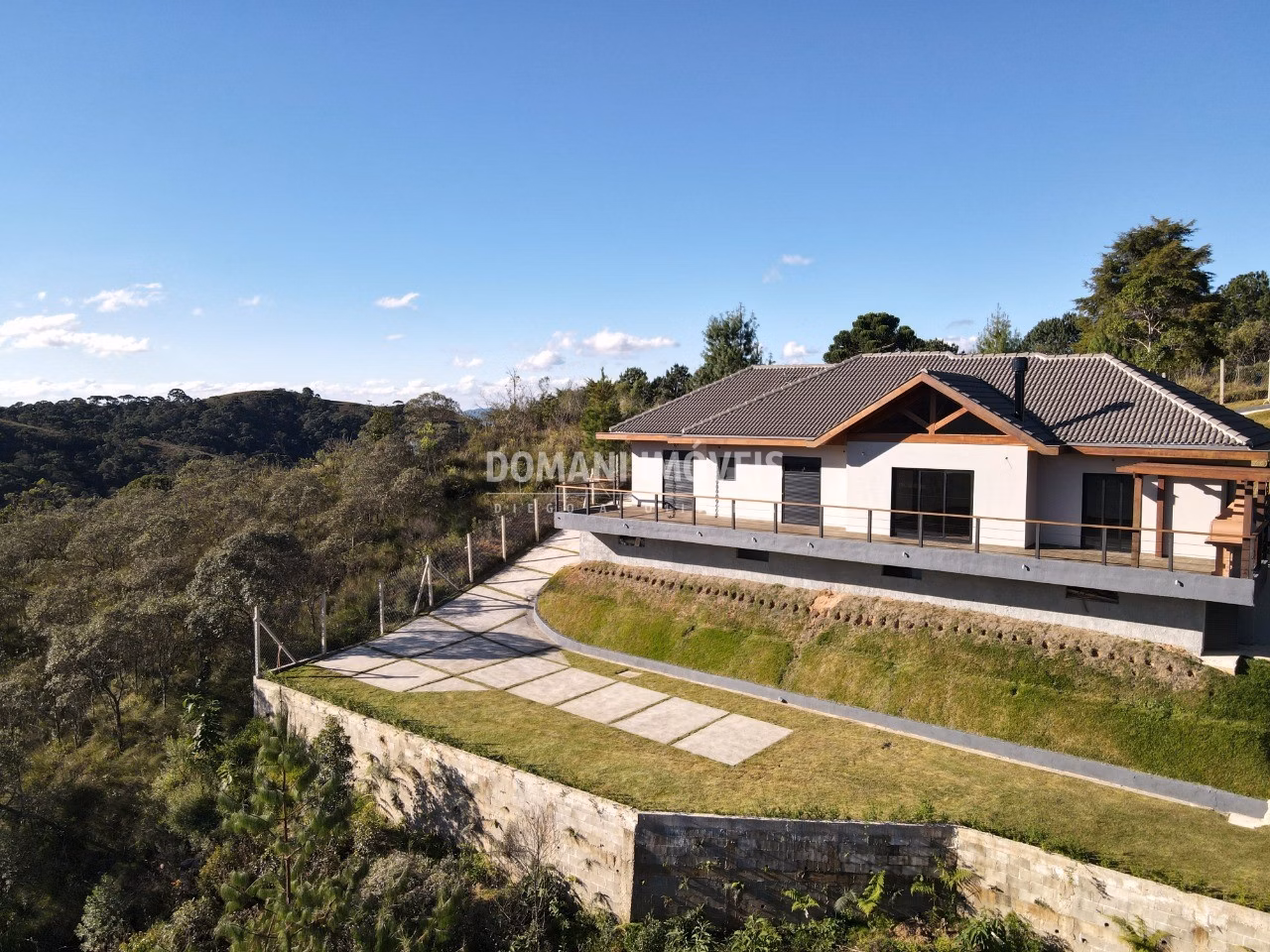 House of 1,000 m² in Campos do Jordão, SP, Brazil